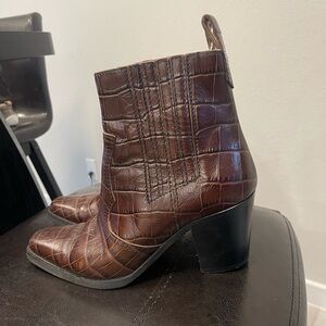 Ganni western Croc-effect leather ankle boots 40